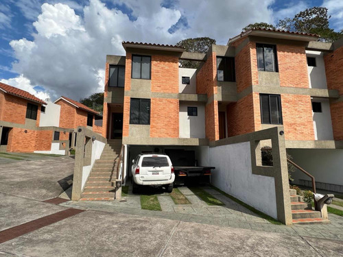 Town House En Venta Altos De Guataparo