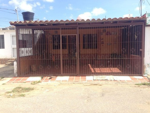 Imagen 24 de 30 de Casas En Venta Cabudare La Puerta, Selena Pacheco Telf. 04245197639 Codigo 22-13547 Lara, Venezuela