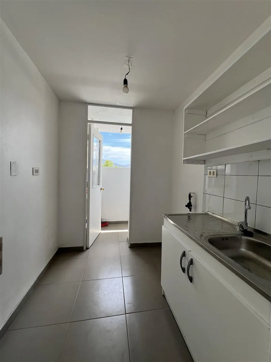 Imagen 5 de 12 de Departamento En Arriendo De 2 Dorm. En Recoleta