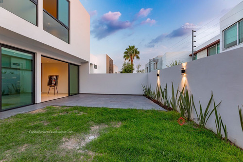 Casa Nueva De Lujo Con Sótano En Venta Villa Verona