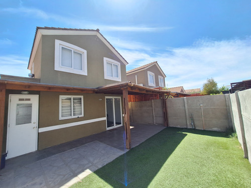 Arriendo Excelente Casa, Barrio Los Ciruelos De Buin