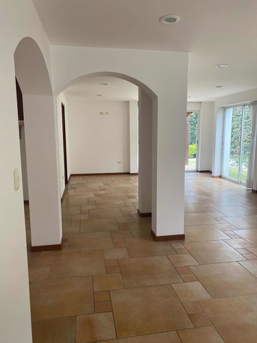 Imagen 7 de 14 de Se Renta Hermosa Y Muy Segura Casa En Lomas De Angelópolis 1