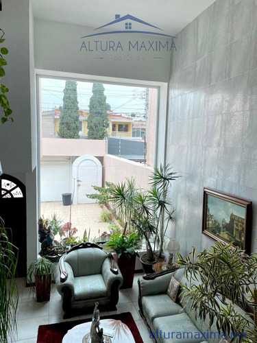 Casa En Venta En Arcos De Guadalupe Zapopan