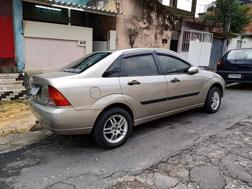 Ford Focus Sedan 2003 1.8 4p