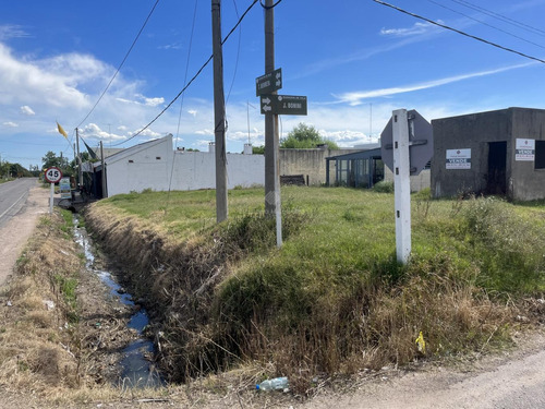 Terreno En Esquina A 300 Mts De La Plaza