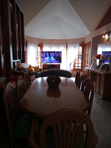 Imagen 4 de 29 de V100 - Excelente Casa En Venta, 4 Ambientes - Todos Los Servicios