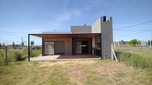 Venta/permuta/financiacion - Casa - 2 Dormitorios -  Eco Vida, Villa Amelia