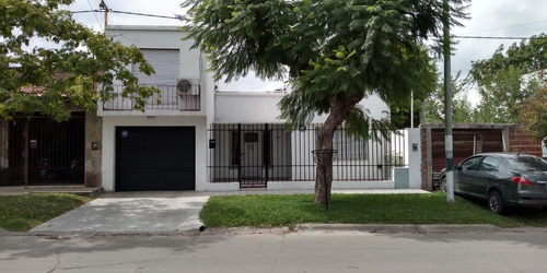 Vendemos Casa, La Plata Calle 43 Y 148. Garage, 3 Dorm., Parque  