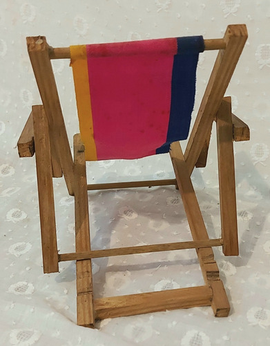 Imagen 3 de 6 de Antigua Reposera Para Muñecas En Lona Y Madera.