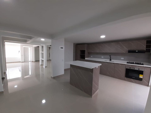 Hermosa Casa Remodelada De Dos Pisos En Venta Barrio Santa Ana Palmira