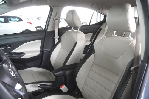 Nissan Versa 1.6 16V FLEX EXCLUSIVE XTRONIC
