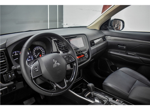 Mitsubishi Outlander 2.2 MIVEC DI-D DIESEL HPE-S AWD AUTOMÁTICO