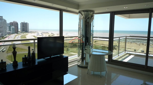 Apartamento En Brava, 3 Dormitorios *- Ref: 1291