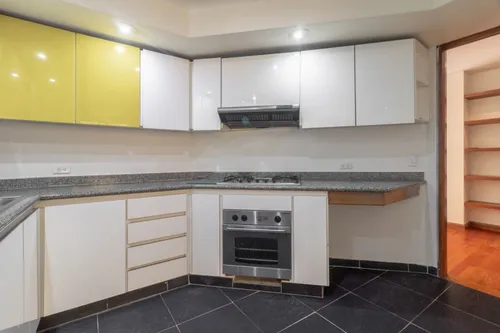 Apartamento En Arriendo En Los Rosales. Cod A17136