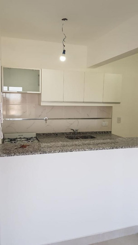 En Venta En Martin Coronado Departamento De 2 Ambientes Con Balcon ( Alquilado) F: 8329