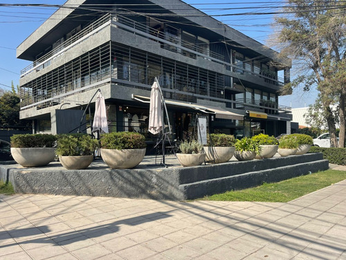Imagen 3 de 3 de Espacioso Local Comercial Frente A Mall Casa Costanera