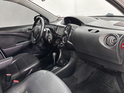 Toyota Etios 1.5 PLATINUM SEDAN 16V FLEX 4P AUTOMÁTICO
