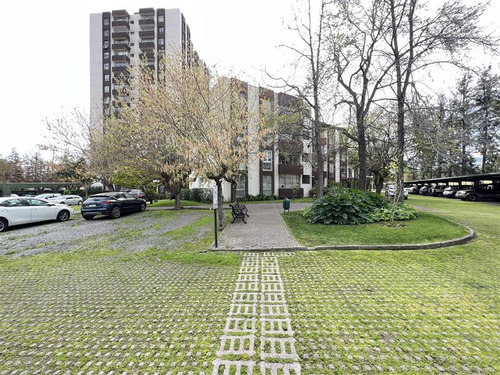 Departamento En Venta De 2 Dorm. En Las Condes