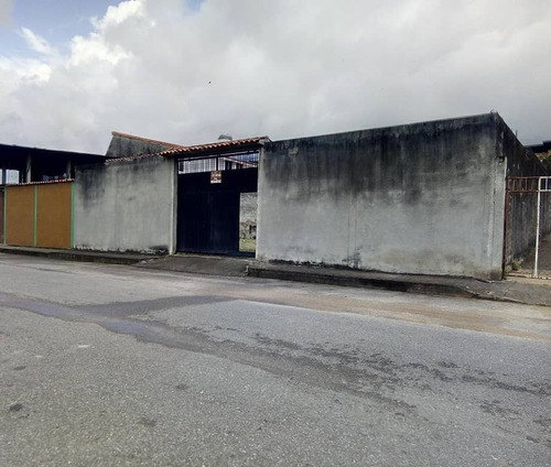 Imagen 2 de 7 de Terreno Util Para Taller Mecanico, Estacionamiento, Deposito De Materiales O Para Construir Una Vivienda