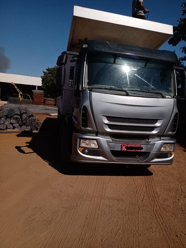 Imagem 5 de 6 de Caminhão Iveco 240e25