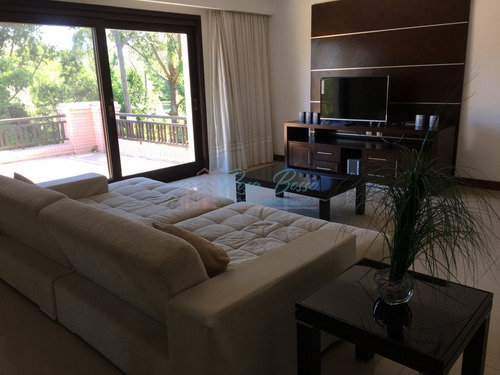 Casa En Golf, 6 Dormitorios *- Ref: 6099