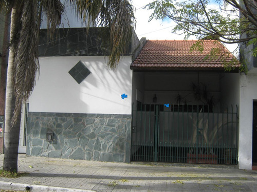 Ph En Venta - 4 Dormitorios 2 Baños - 217mts2 - Villa Madero