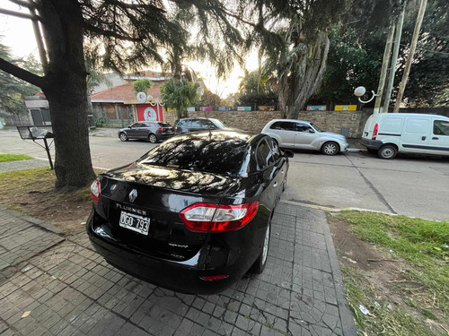 Imagen 9 de 13 de Renault Fluence 2014 2.0 Ph2 Luxe Pack F 143cv