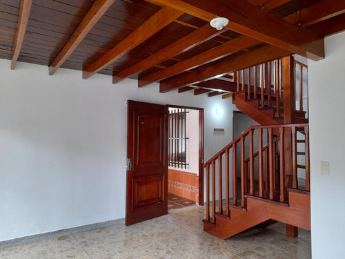 Casa En Venta En Rionegro, Sector Los Colegios