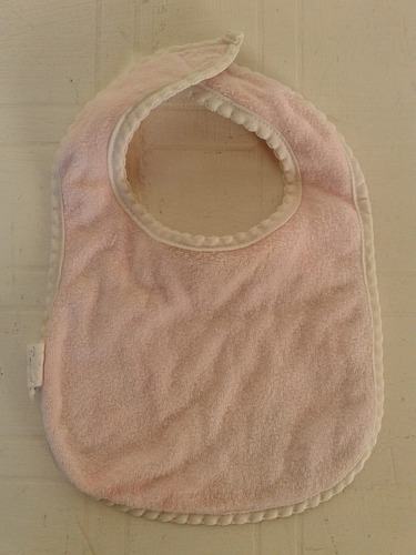 Babero De Toalla Rosa