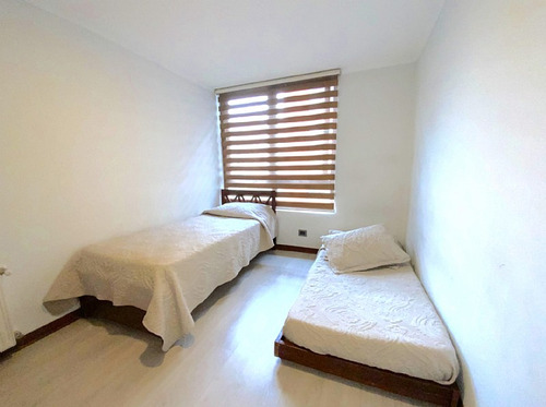 Depto Av Las Condes. 2 Dorm. La Cabaña