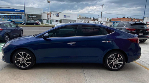 Imagen 4 de 15 de Hyundai Elantra 2019 2.0 Limited Tech Navi At