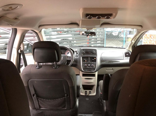 Imagen 13 de 15 de Dodge Grand Caravan 2017 3.6 Sxt At