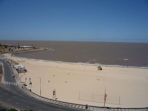 Imagen 2 de 27 de Rambla De Pocitos, Piso Alto, Lujosamente Equipado , 2 Grandes Dormitorios !!
