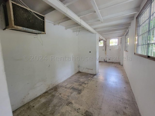 Local Comercial En Venta, Los Rosales Mls #24-29115 Sc