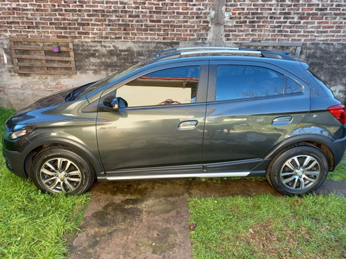 Imagen 6 de 13 de Chevrolet Onix Activ 2016