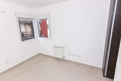Imagen 12 de 13 de Venta Moderno Departamento 2 D Con Cochera