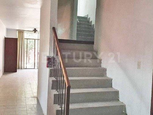 Casa En Venta Ideal Para Inversión, Vallarta Poniente, Guadalajara.
