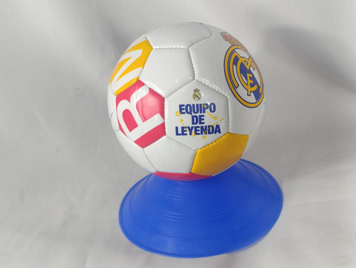 Mini Balón Real Madrid Original No.2 Con Base