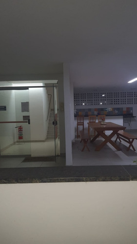 Direto C/ Proprietário - Apt 2qts, 2wc, Varanda, Frente - Jd. Da Penha