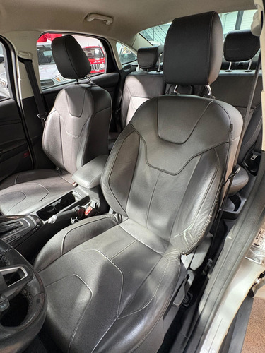 Ford Focus Sedan 2.0 TITANIUM FASTBACK 16V