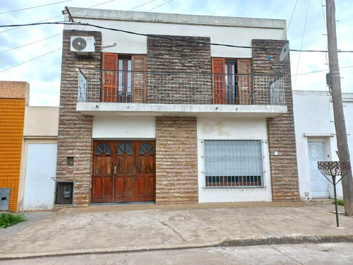Imagen 1 de 27 de Casa 3 Dormitorios - Barrio El Carmen - Berisso-123 31 Y 32