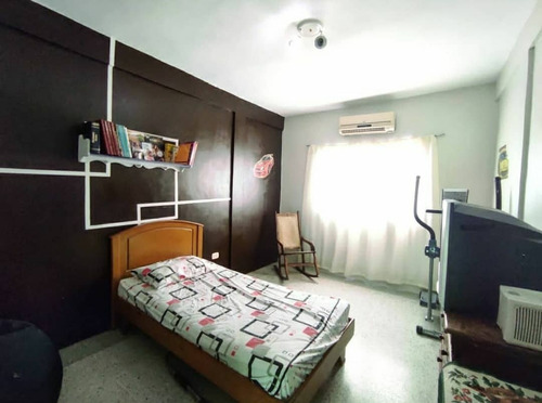 Imagen 6 de 10 de Hermosa Quinta En Urb Villas Ingenio Ii // 04146878567