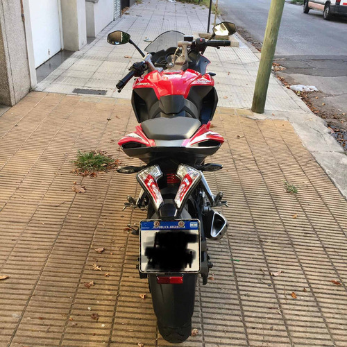 Bajaj Rouser Rs 200