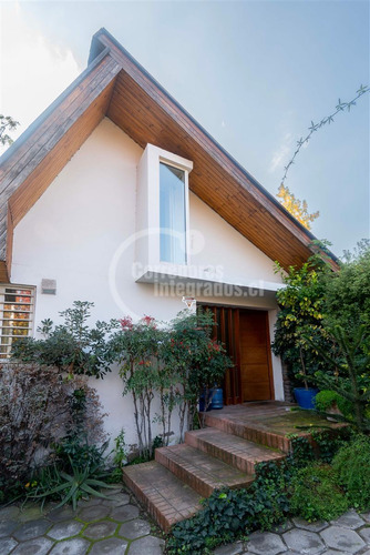 Venta Casa, Ubicación Privilegiada Sector Borde Río,vitacura