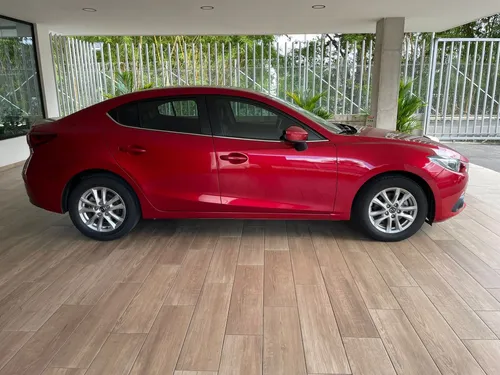 Mazda 3 2.0 Touring MT
