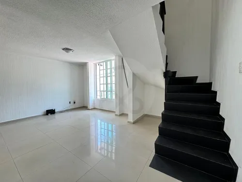 Casa En Venta Con Terraza Y Opción De Ampliación