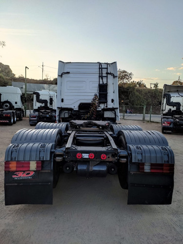 Imagem 4 de 12 de Mb Axor 2544 6x2 Teto Alto E Automático 2013