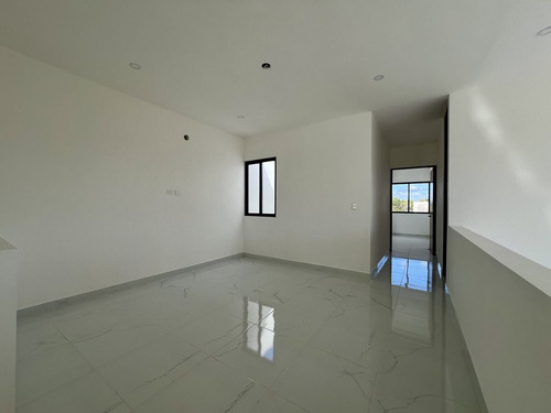 Casa En Venta En Morera, Cholul, De 4 Habitaciones Con Alberca