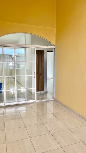 Apartamento Con Línea Blanca En Alquiler En Gazcue, Santo Do