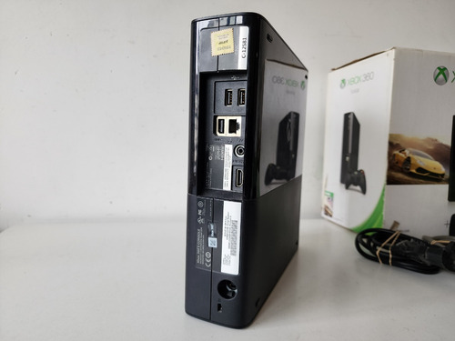 Imagen 5 de 7 de Microsoft Xbox 360 E 500gb + Juegos, Cables Y Caja